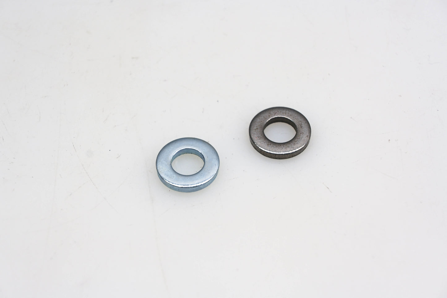 New OEM Briggs & Stratton 22963 Cylinder Head Washers Qty 2 NOS