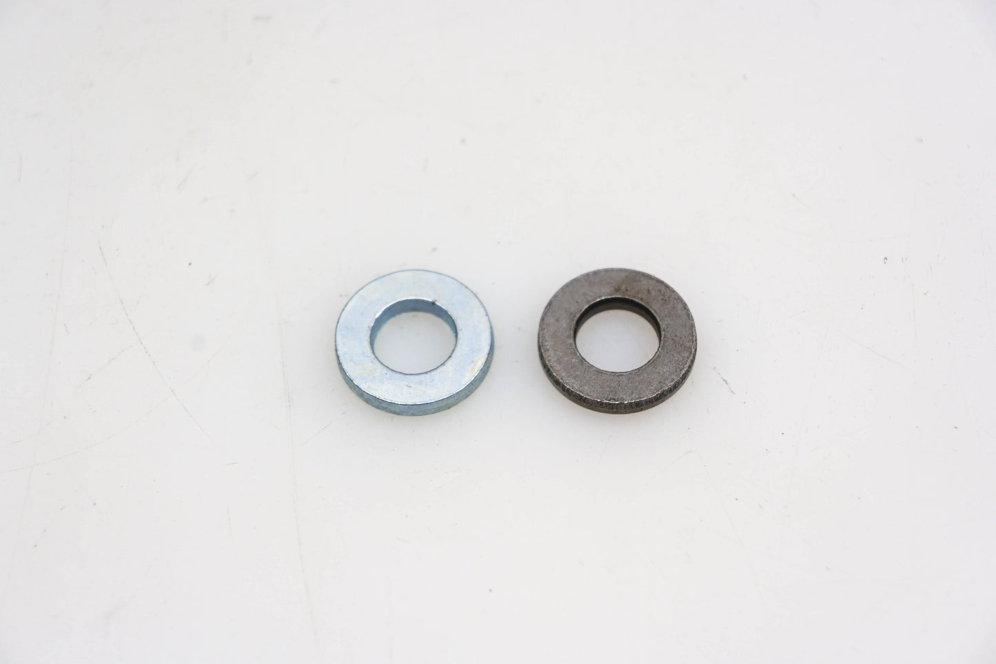 New OEM Briggs & Stratton 22963 Cylinder Head Washers Qty 2 NOS