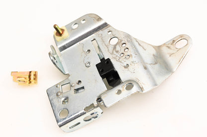 New OEM Briggs & Stratton 399152 Control Plate Kit NOS