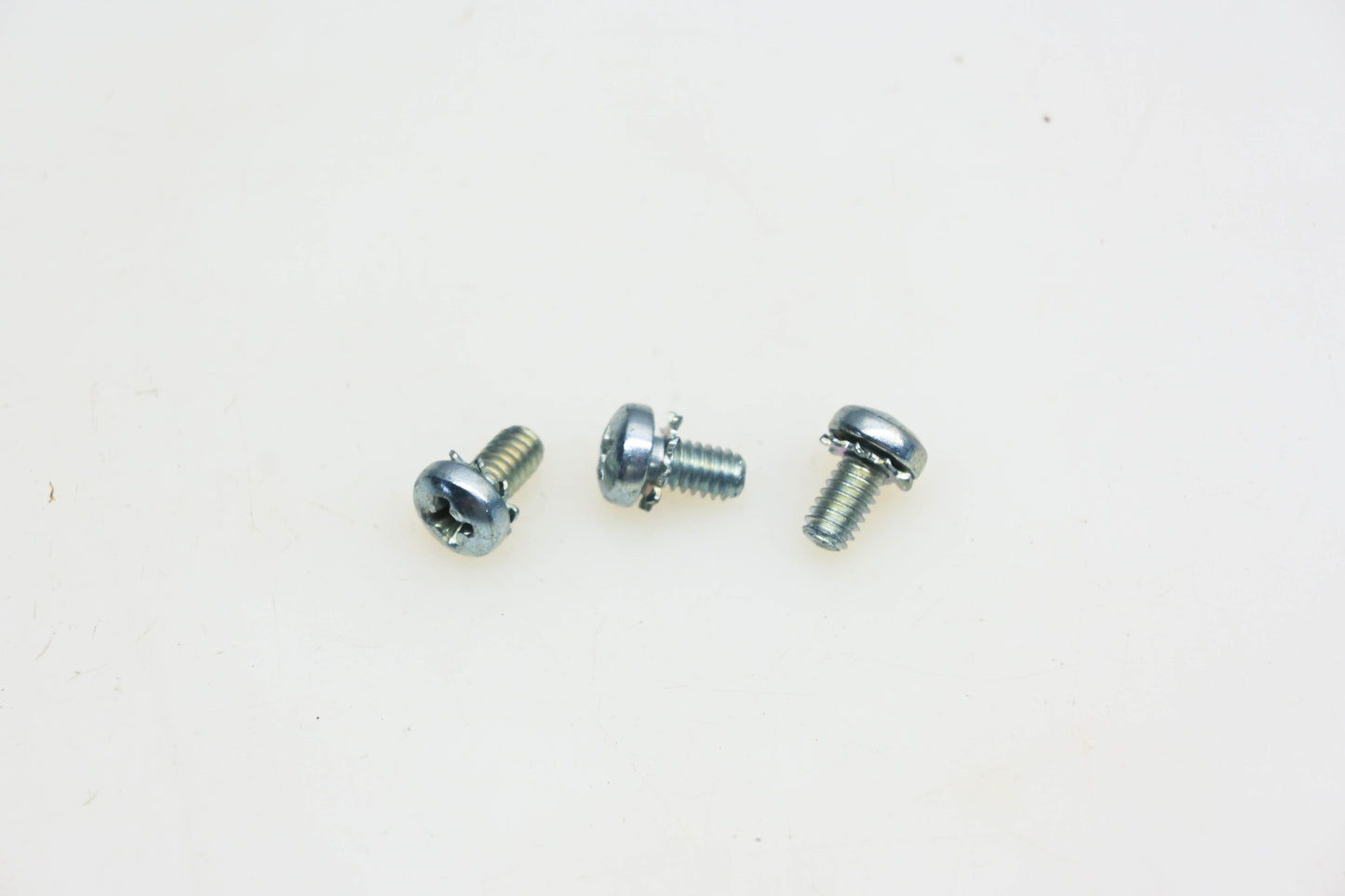 New OEM Tecumseh 650257 Screws Qty 3 NOS