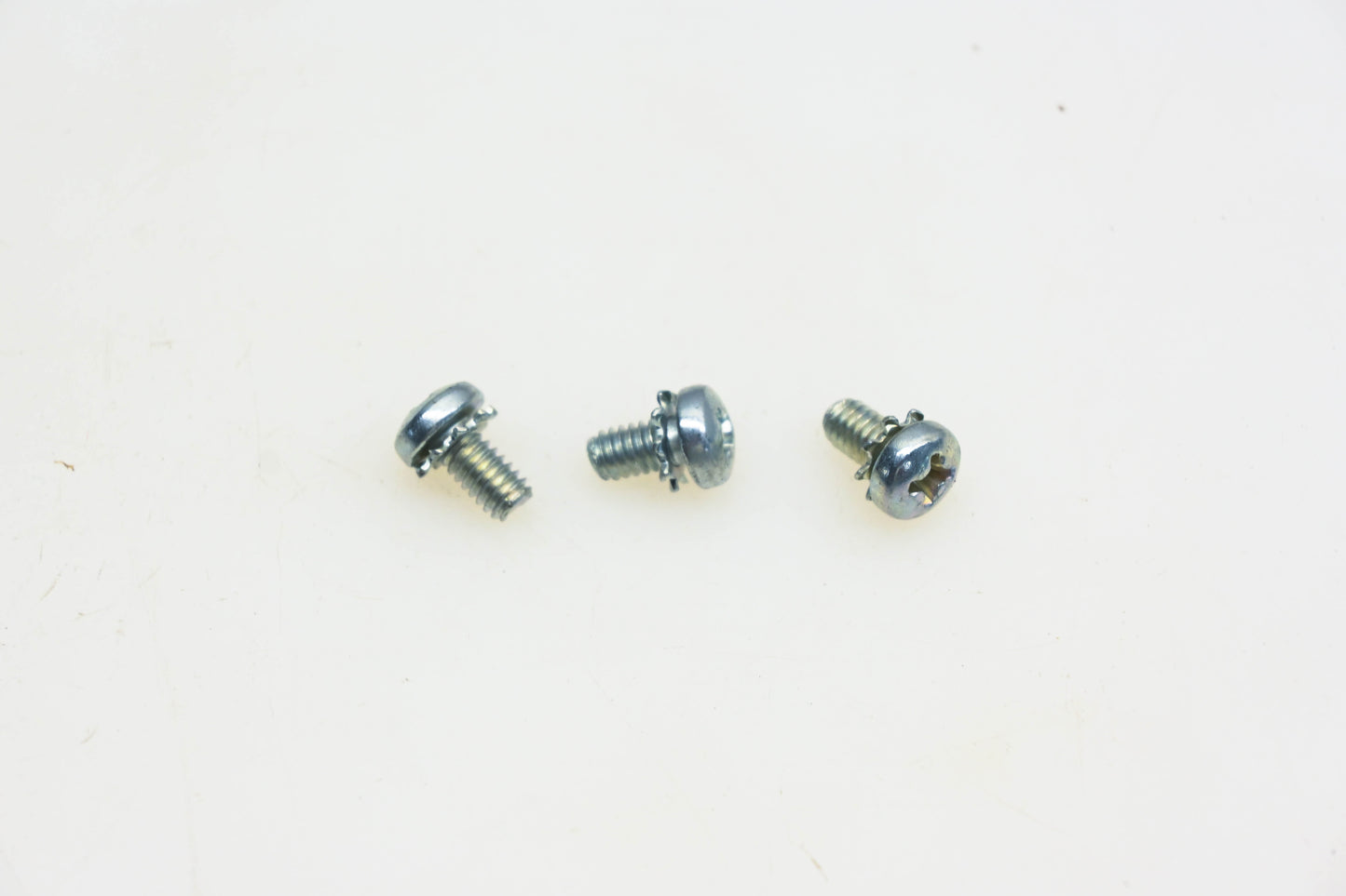 New OEM Tecumseh 650257 Screws Qty 3 NOS