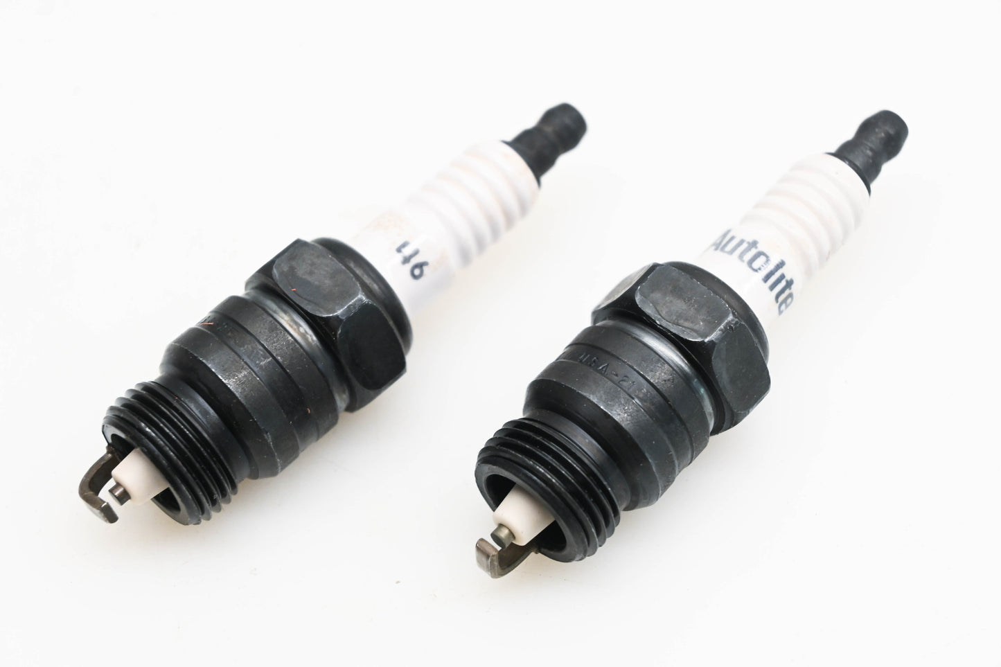 Autolite 46 Spark Plugs Qty 2 NOS