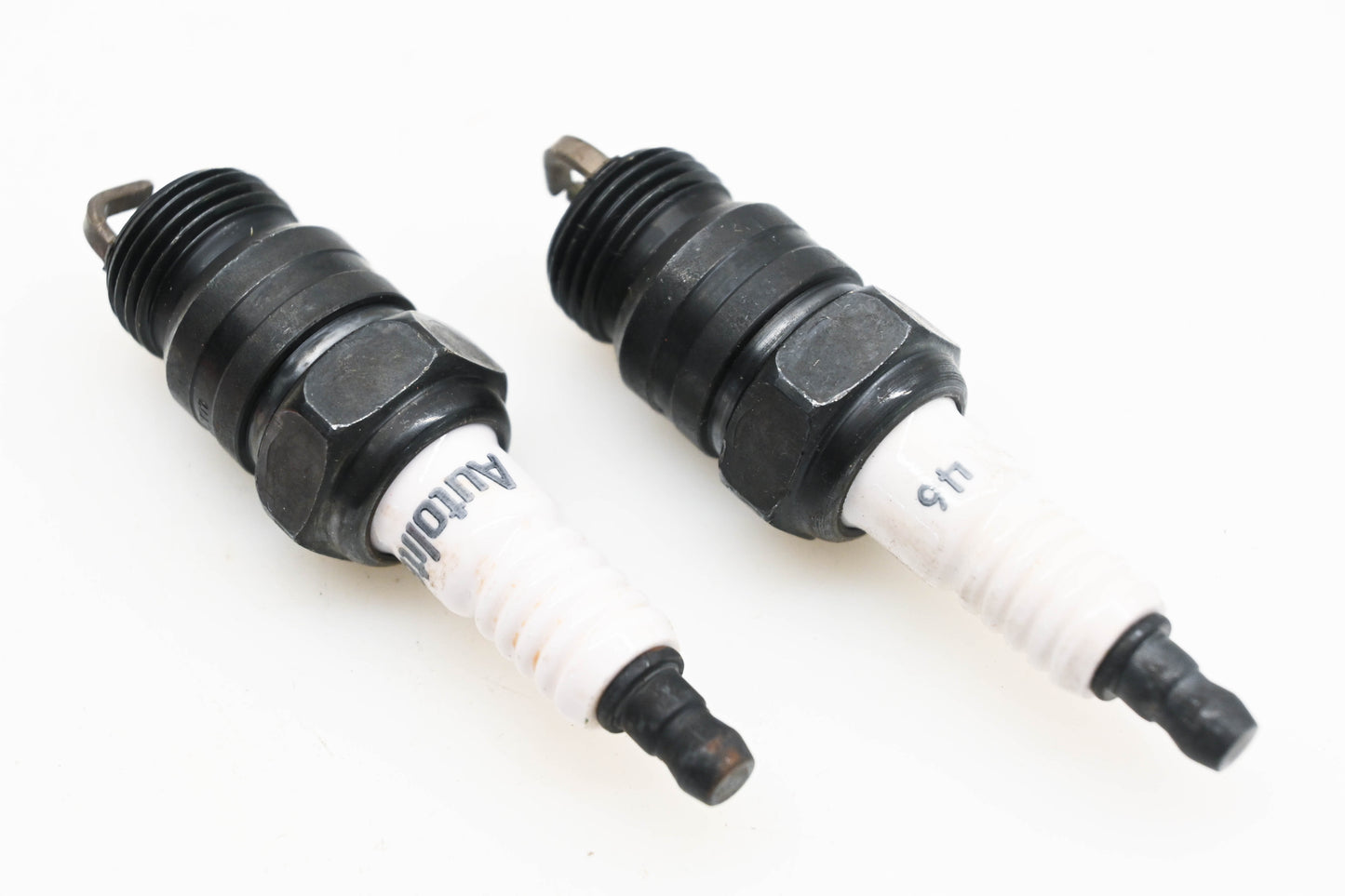 Autolite 46 Spark Plugs Qty 2 NOS