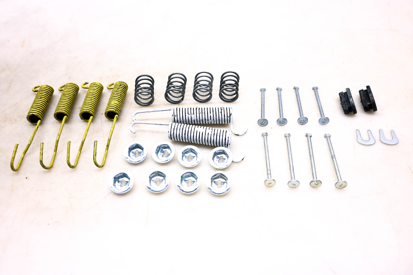 Carlson H7064, 13-7950-6X1 Drum Brake Hardware kit NOS