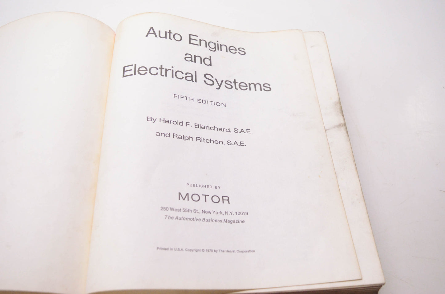 Motor YC004-15 Auto Engines & Electrical Systems Fifth Edition 1970