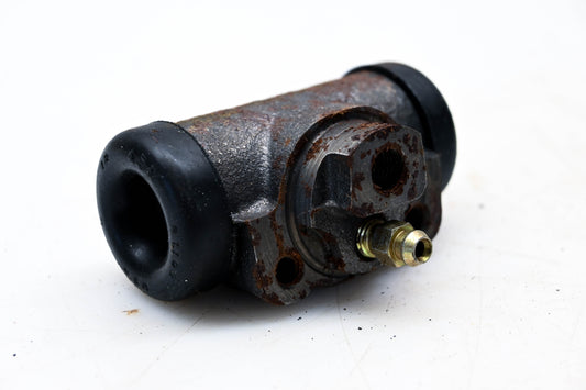 Parts Master WC79985, 637 Brake Cylinder NOS