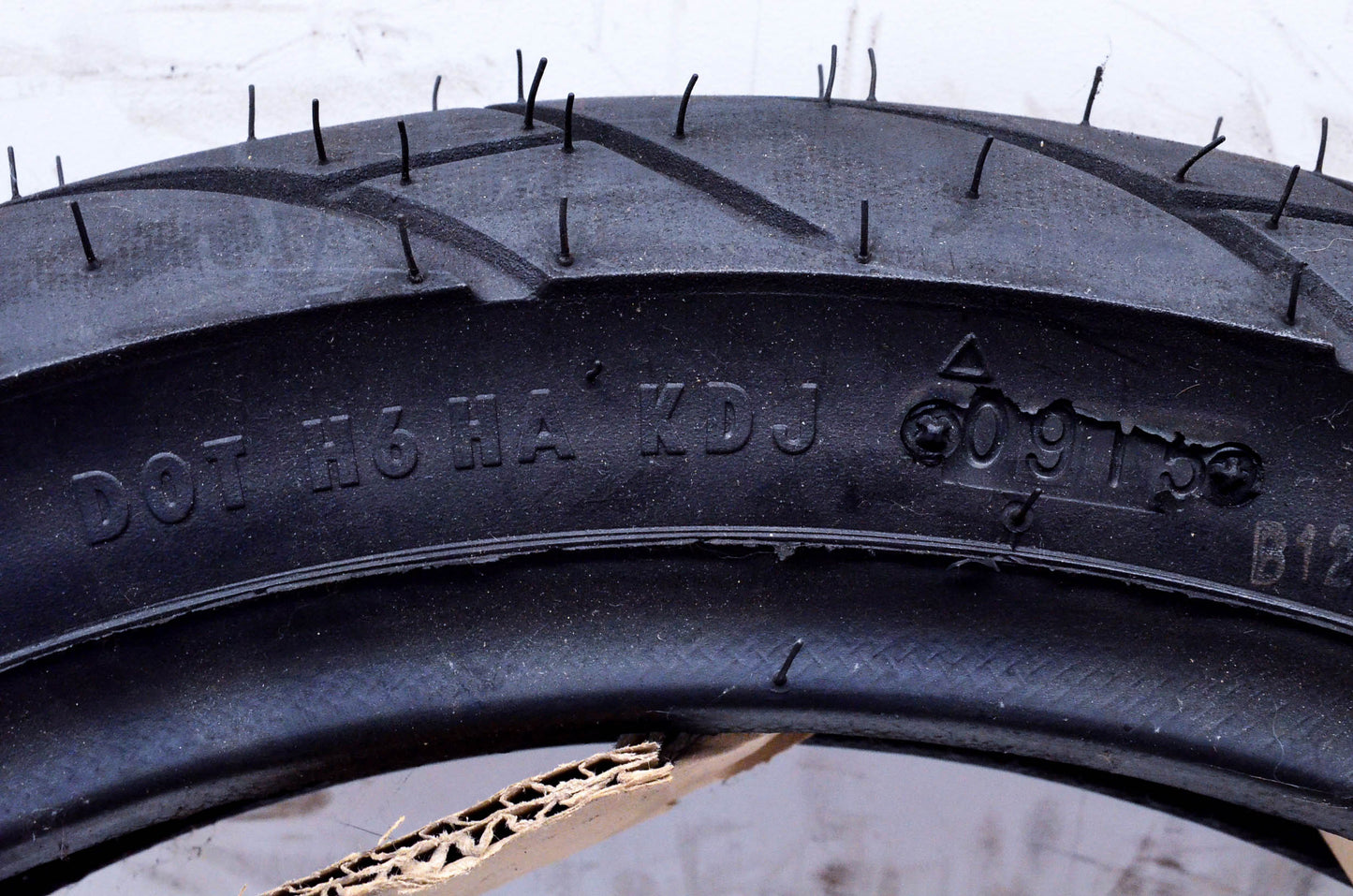 Shinko SR740, 87-4462 100/80-16 MC 50H Tire NOS