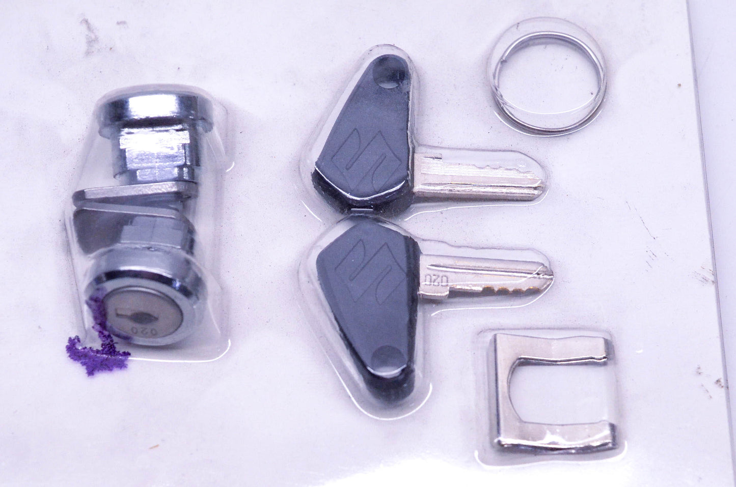 New OEM Suzuki 990D0-ALLOK-0A2 Aluminum Sase Lock Kit NOS
