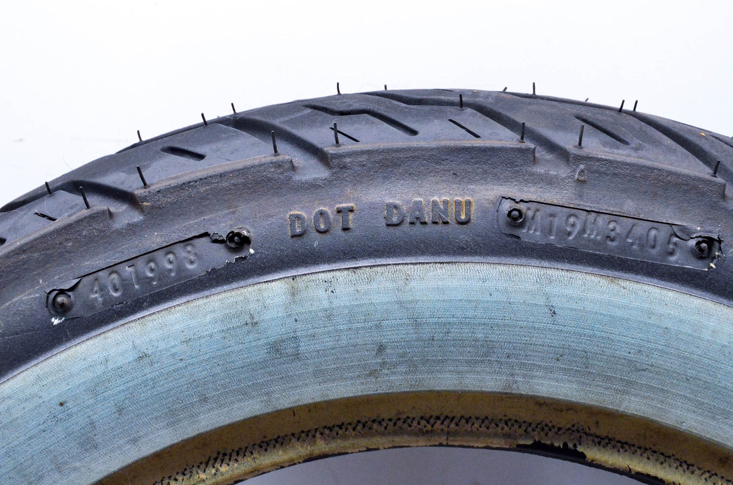 Dunlop K555, 4019-98 170/80-15 MC 77H Tire NOS