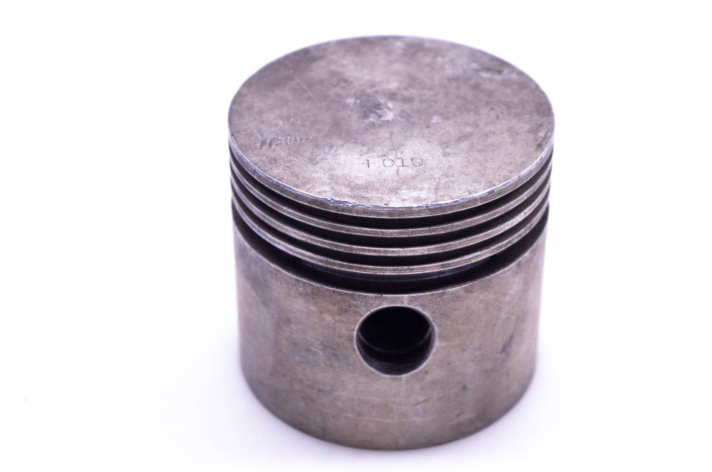Wisconsin DB-186-A Piston +.010 NOS