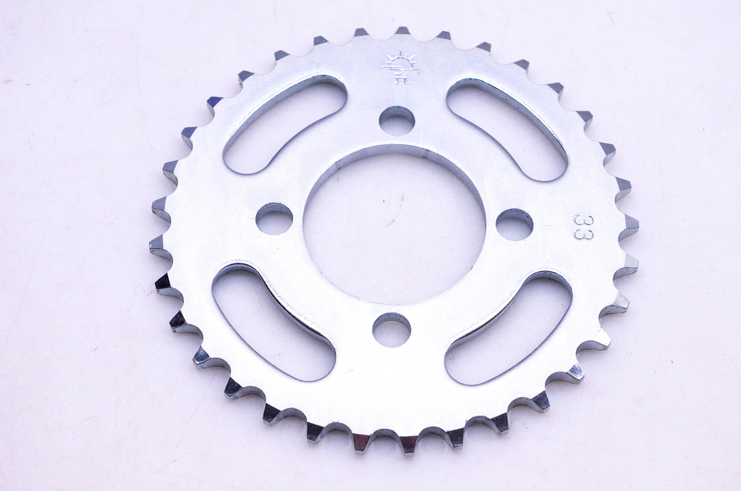 New OEM Suzuki K4204-10006 Hub Sprocket 33T NOS