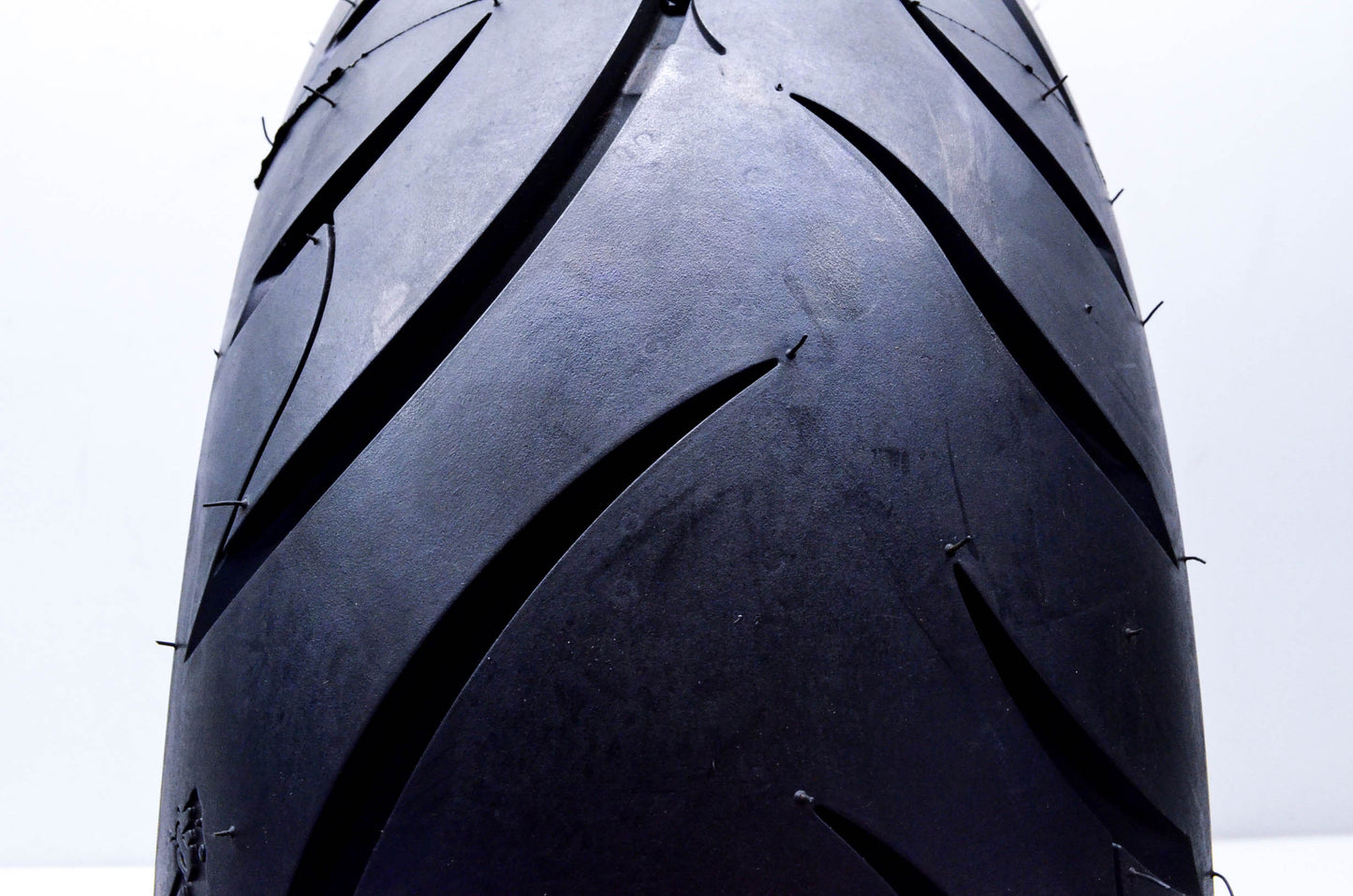 Avon 4700010, 0302-0165 180/70R16 77H Tire NOS