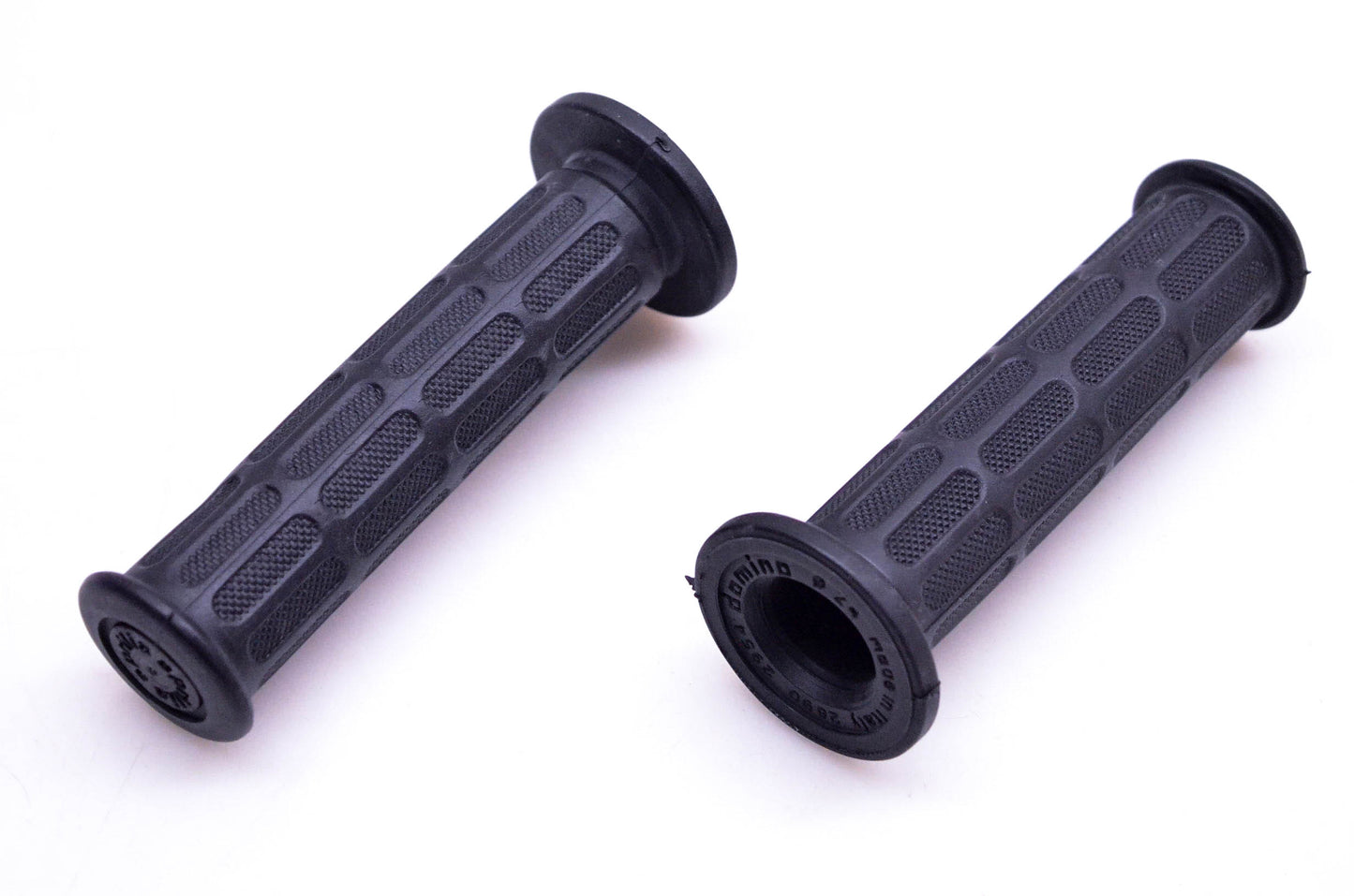 Aprilia 8218275 Hand Grips Qty 2 NOS