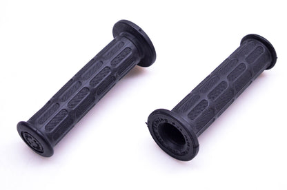 Aprilia 8218275 Hand Grips Qty 2 NOS