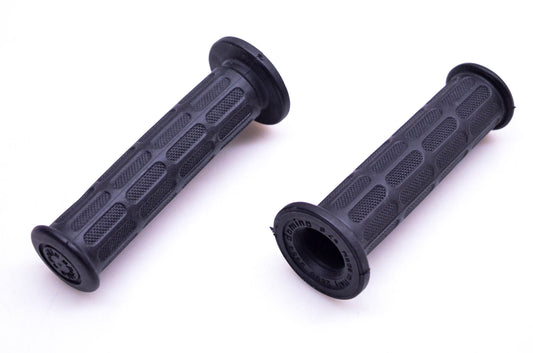 Aprilia 8218275 Hand Grips Qty 2 NOS