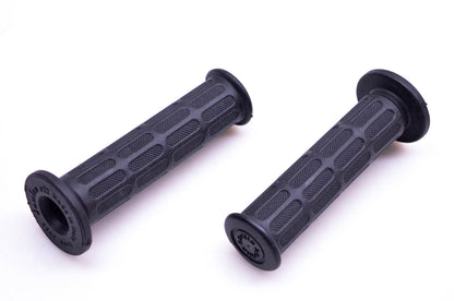 Aprilia 8218275 Hand Grips Qty 2 NOS