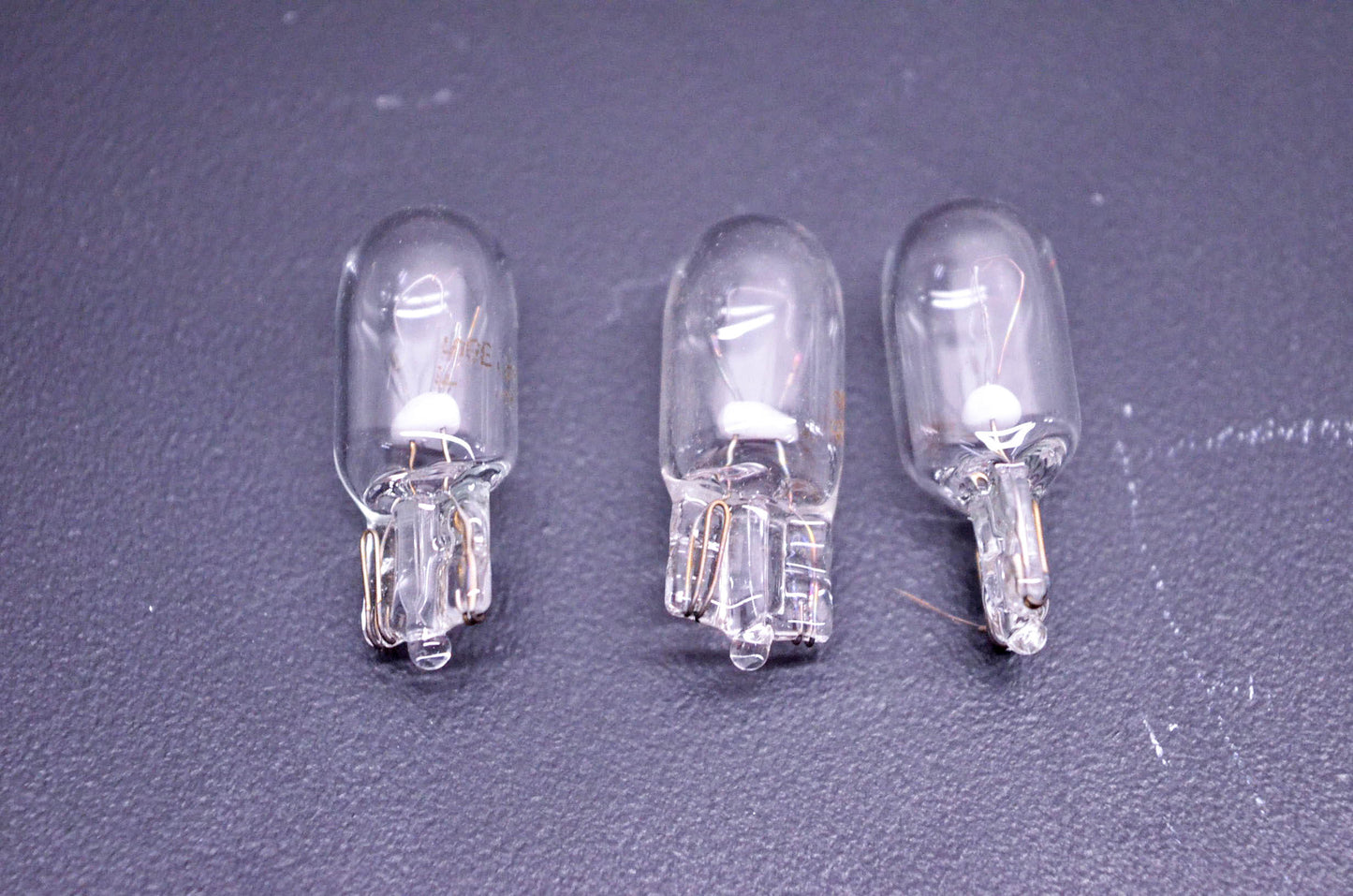 General Electric 194 14v Wedge Bulbs QTY 3 NOS