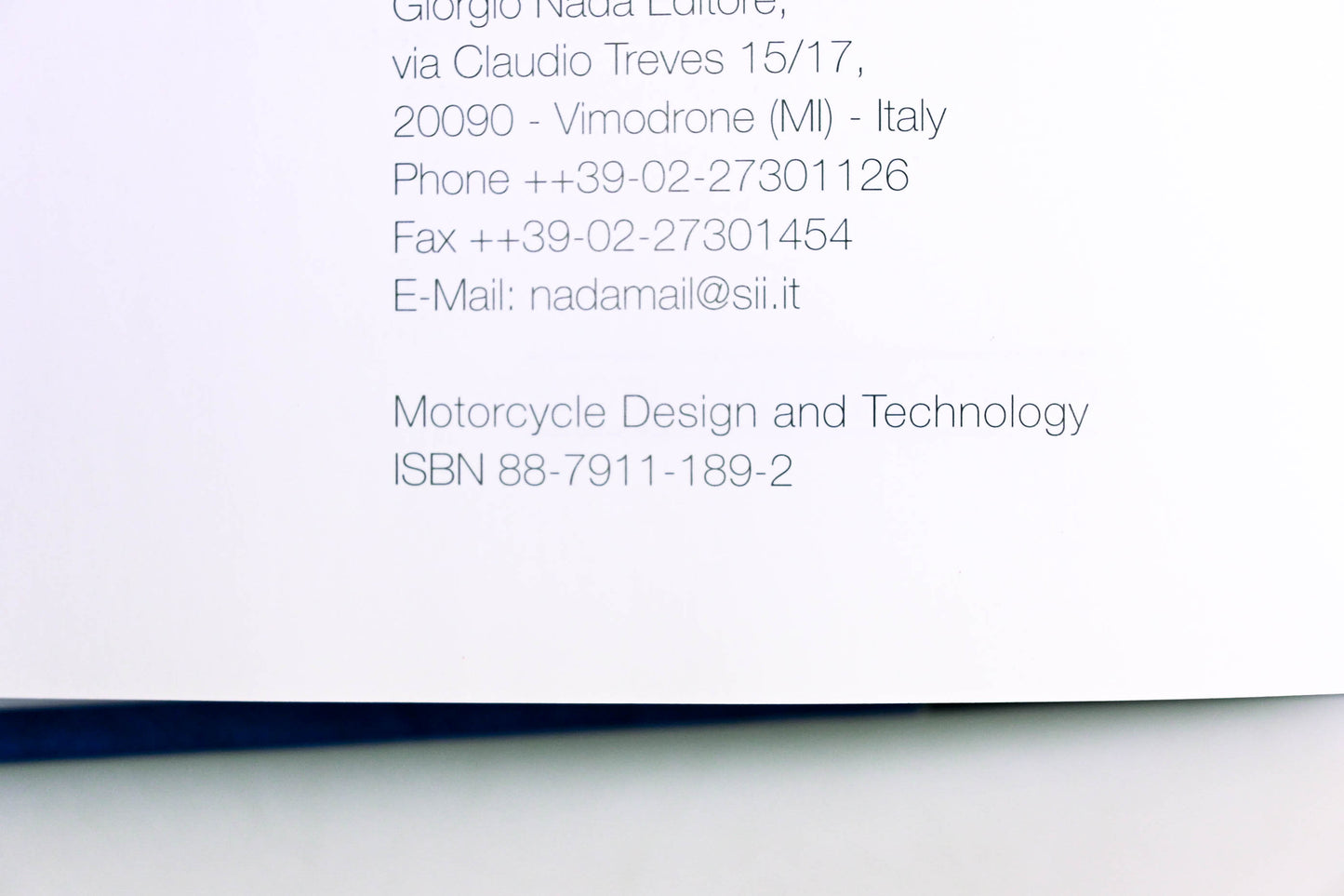 Aprilia ISBN 88-7911-189-2 Motorcycle Design & Technology Hardcover Book NOS