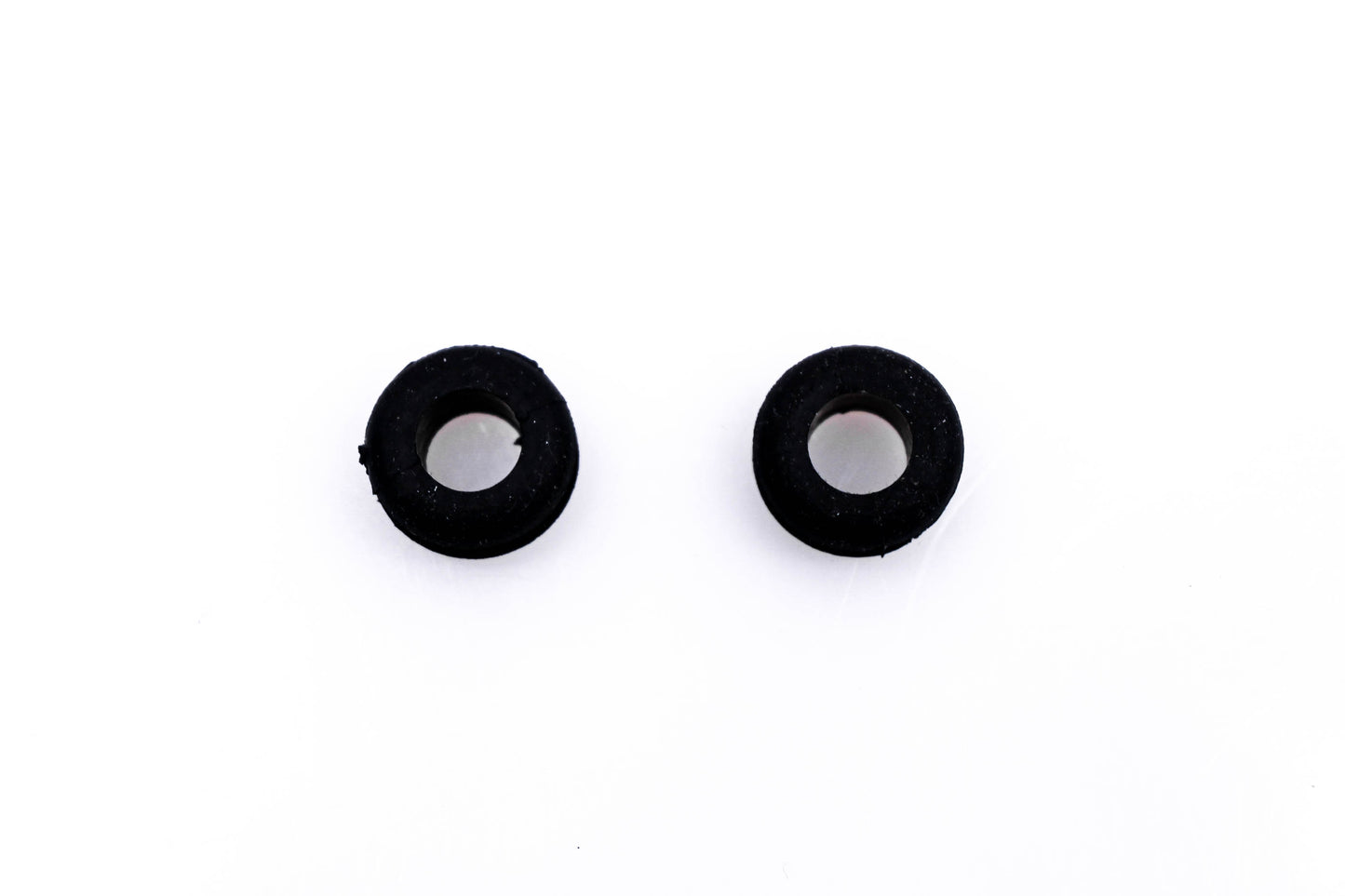 New OEM Triumph T3450035 Grommets Qty 2 NOS
