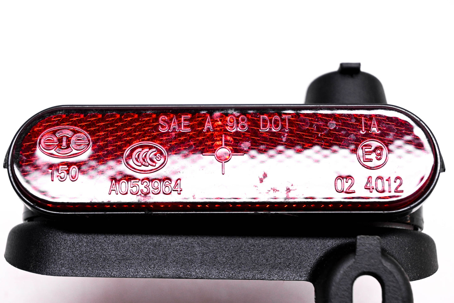 Aftermarket A053964, 02 4012 Oval 1"x3.75" Red Reflectors w/ Brackets