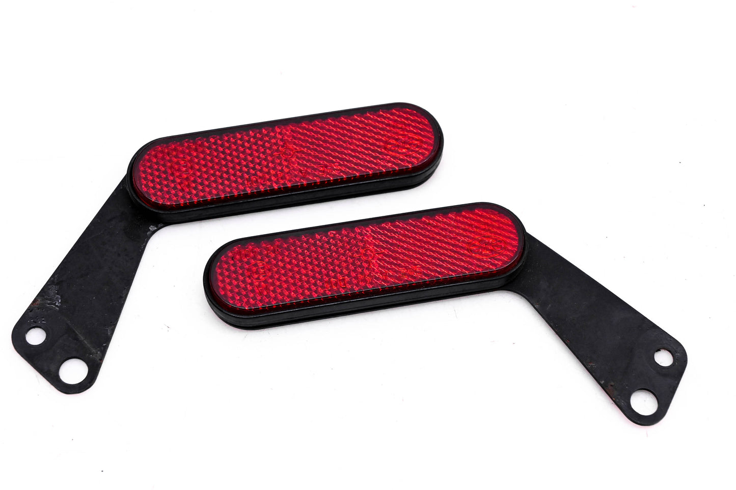 Aftermarket 02 4012 Oval 1"x3.75" Red Reflectors w/ Brackets