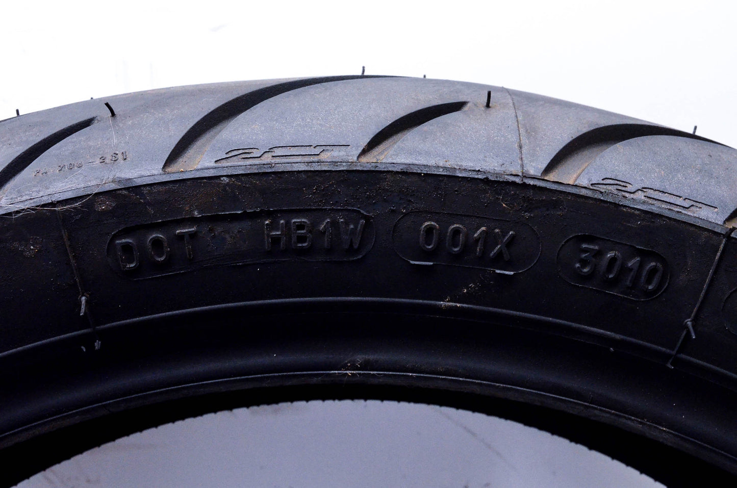 Michelin 87-9686 160/60ZR18 Tire NOS