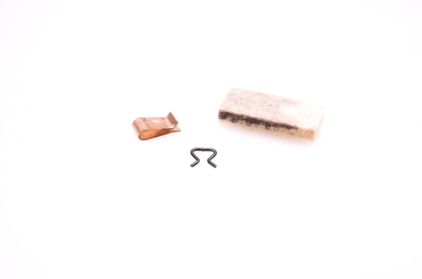 OMC 307594, 510204 Magneto Breaker Spring & Clip w/ Felt NOS