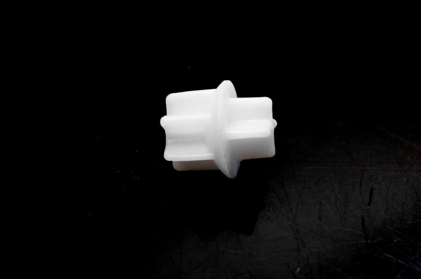 OMC 318395 Valve NOS