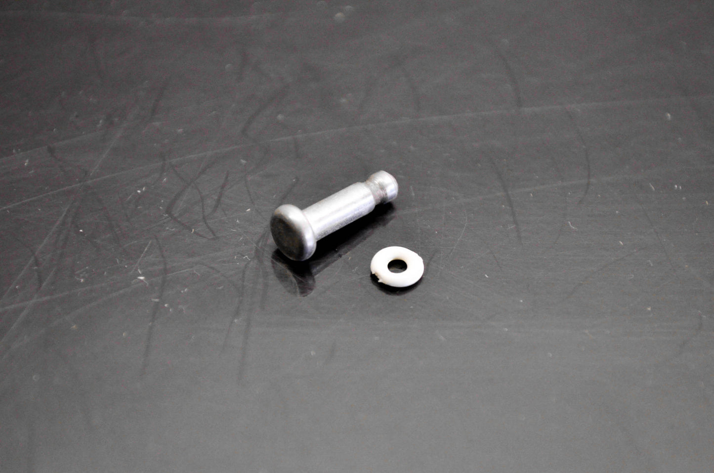 OMC 382778 Hinge Pin w/ Washer NOS