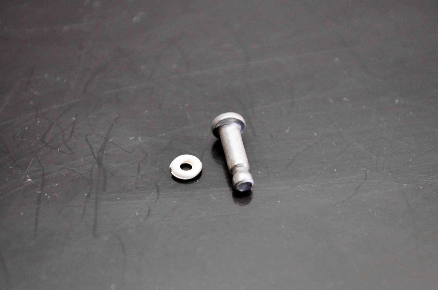 OMC 382778 Hinge Pin w/ Washer NOS
