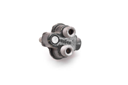 OMC 301840 Dual Line Fuel/Air Connector