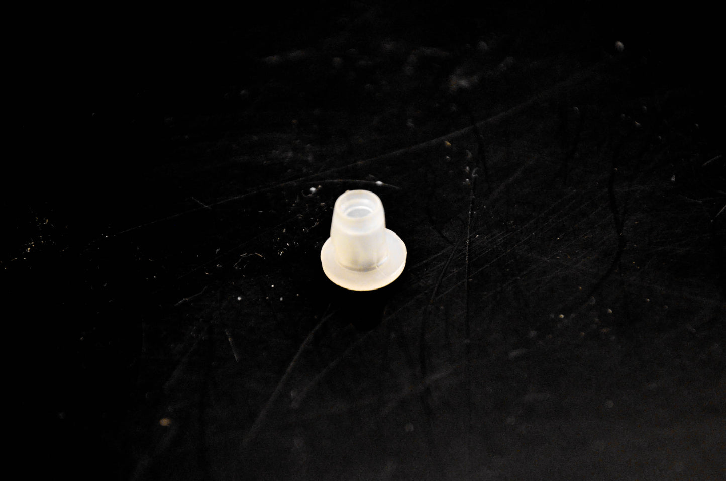 OMC 204708 Retainer NOS