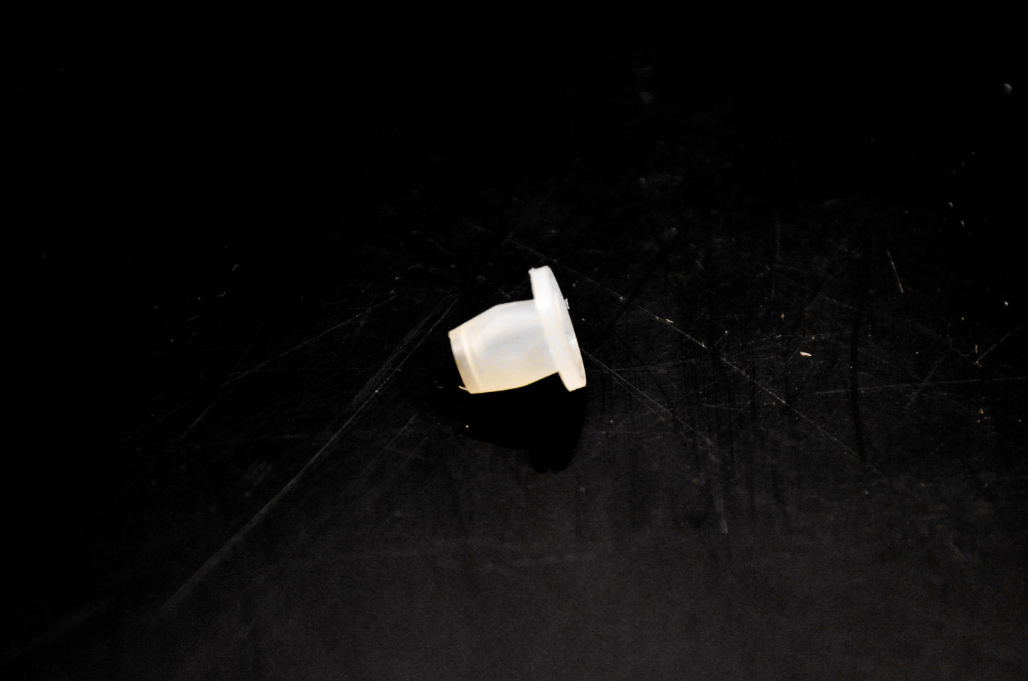 OMC 204708 Retainer NOS