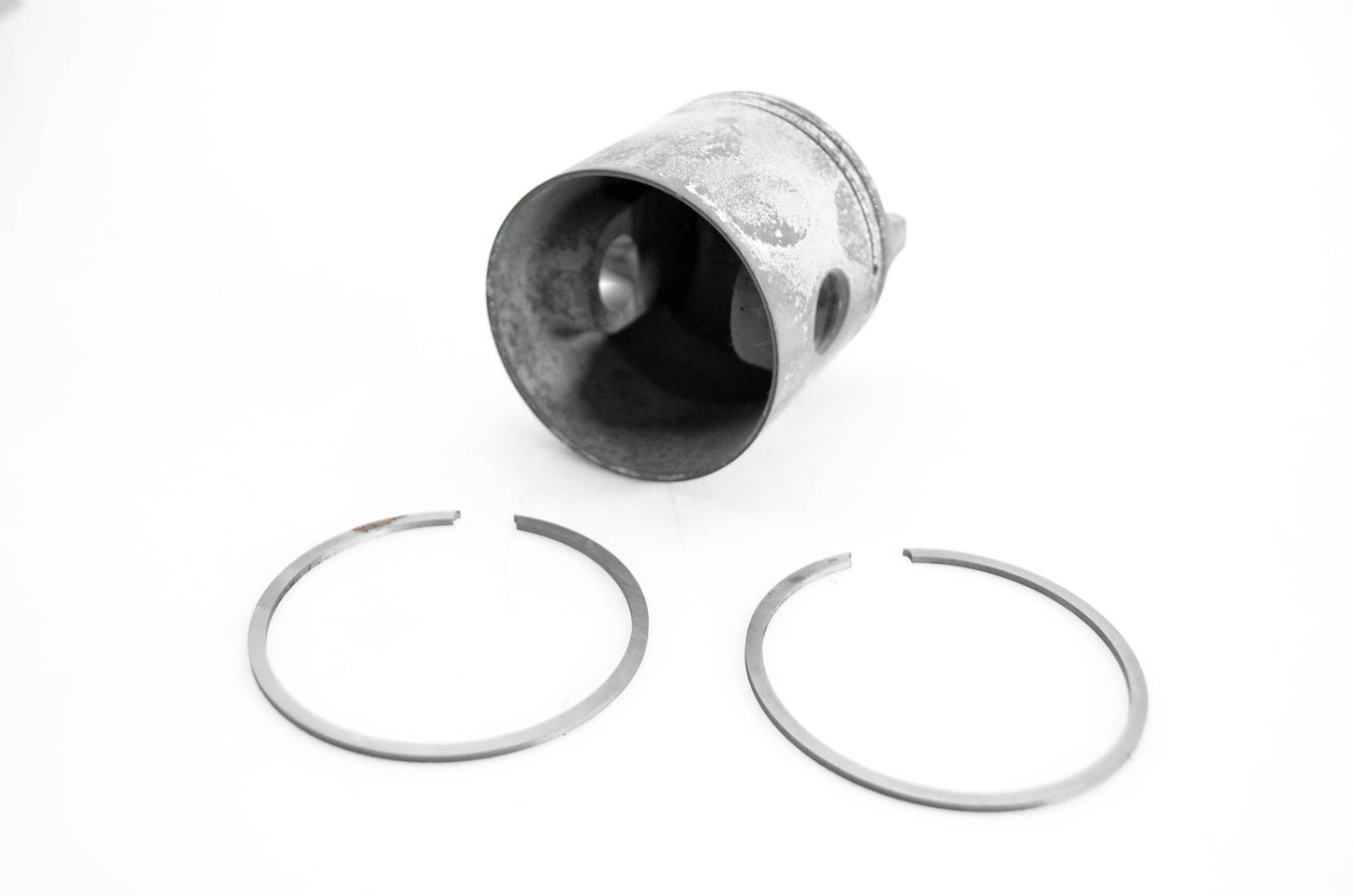 OMC 383476 Piston & Pin w/ 2 Rings Kit NOS
