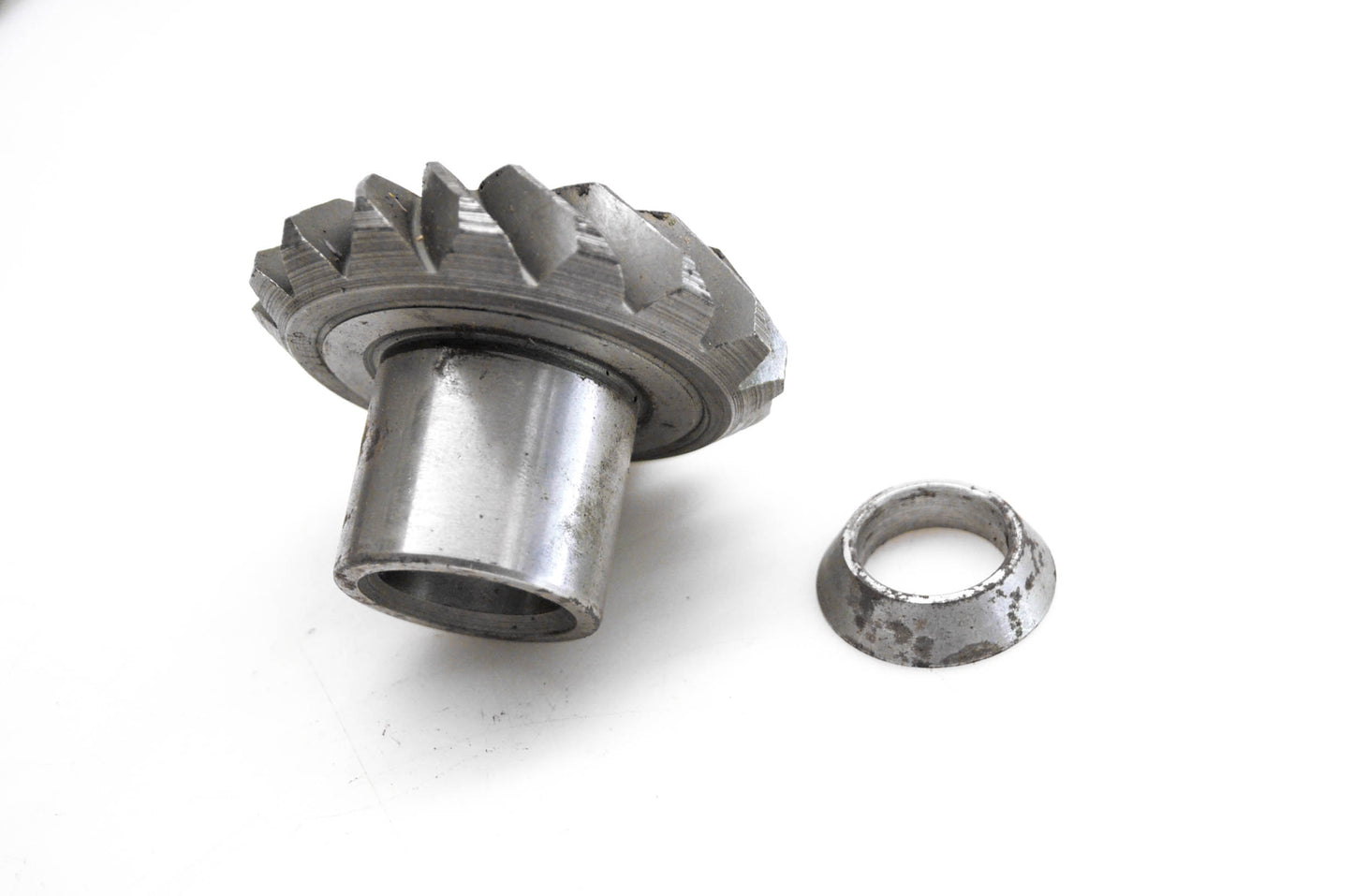 OMC 909203 Pinion Gear NOS