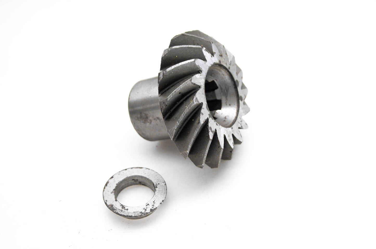OMC 909203 Pinion Gear NOS