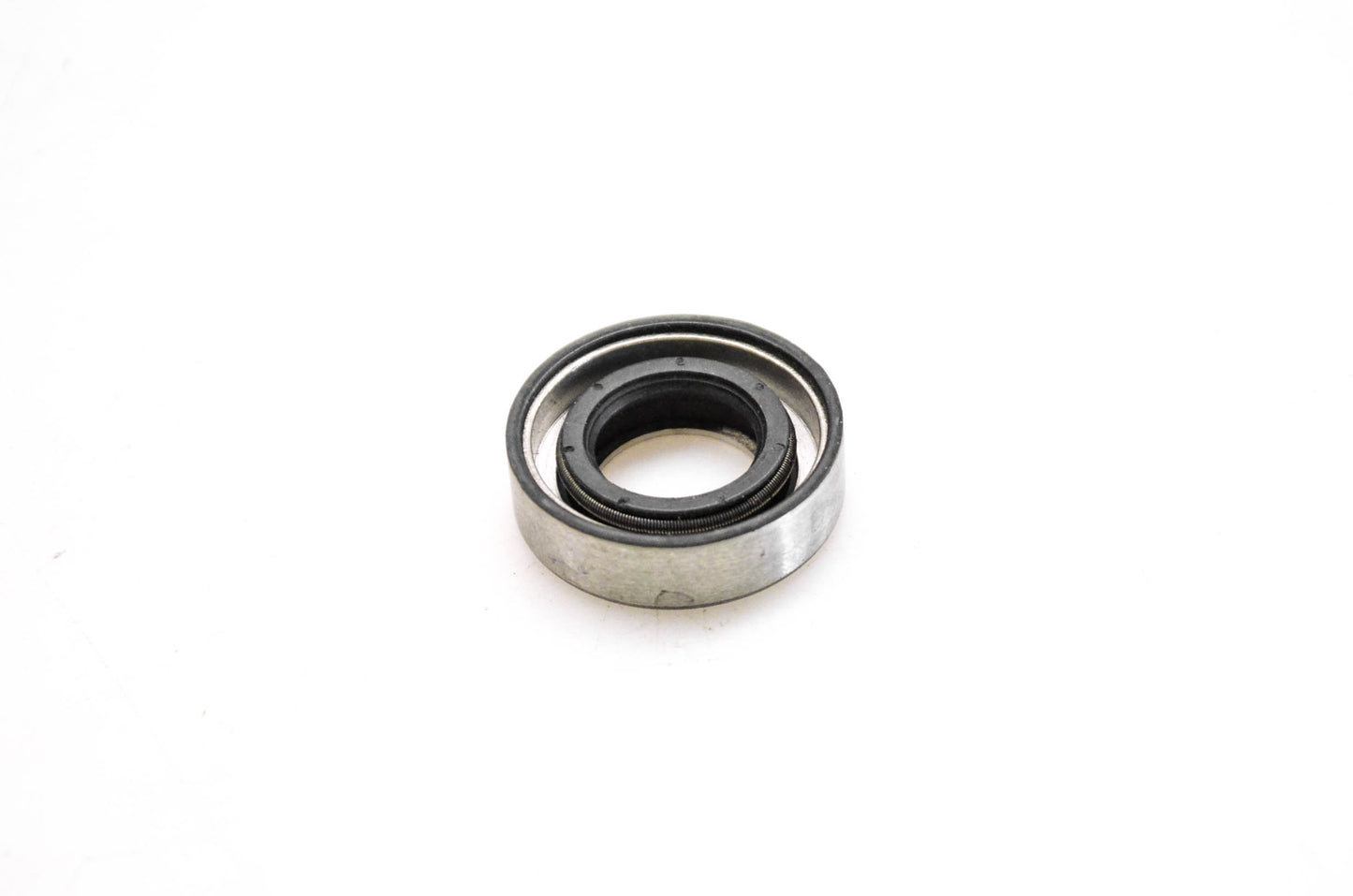 New OMC 313282 Oil Retainer NOS