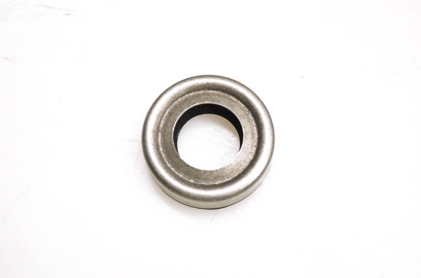 New OMC 313282 Oil Retainer NOS