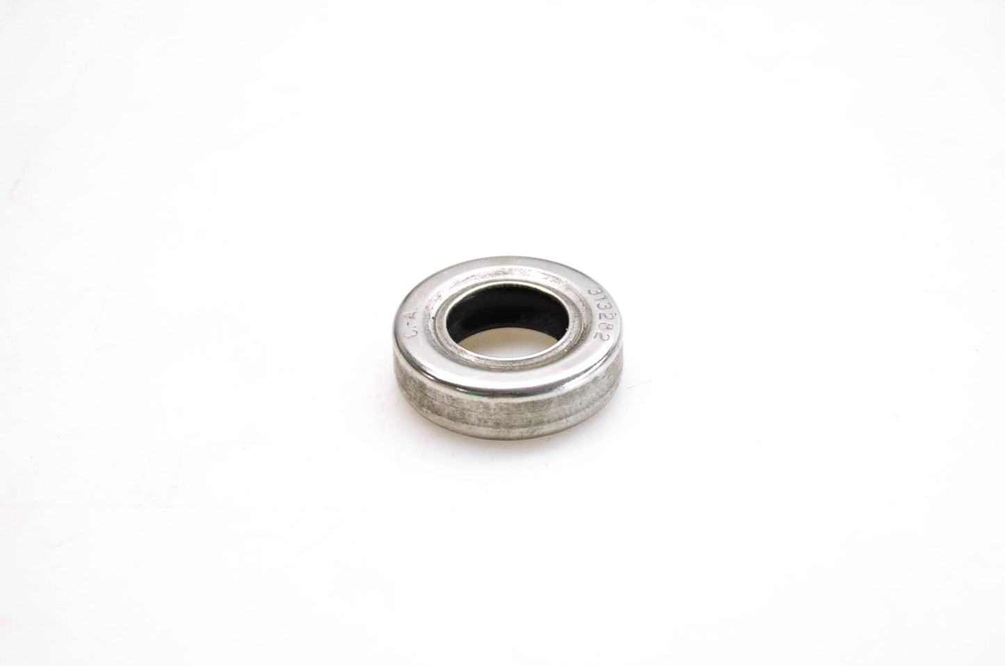New OMC 313282 Oil Retainer NOS