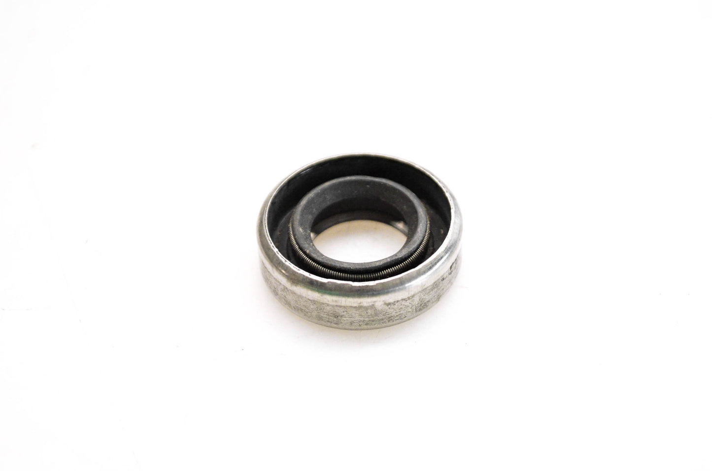 New OMC 313282 Oil Retainer NOS