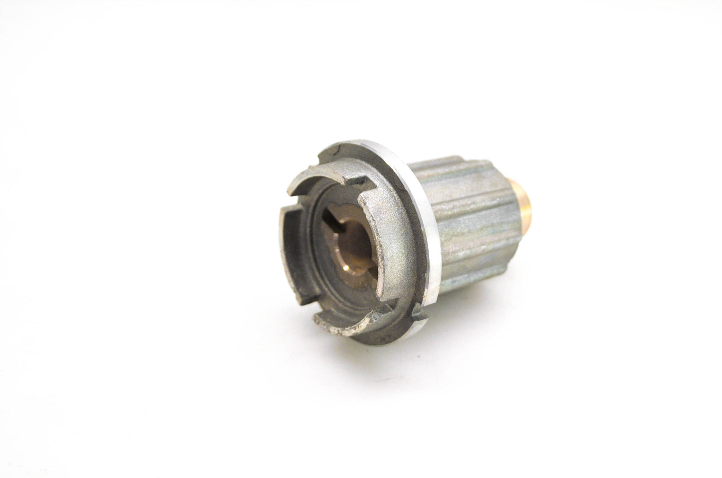 New OMC 379466 Propeller Clutch Hub NOS