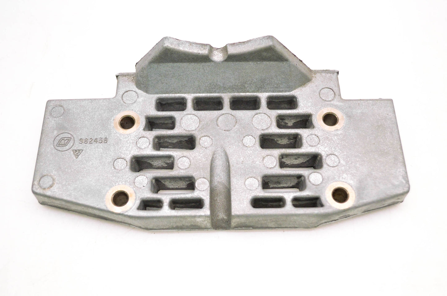 New OMC 982438 Ground Plate & Insert NOS