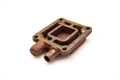 New OMC 907886 Manifold Front Cap NOS