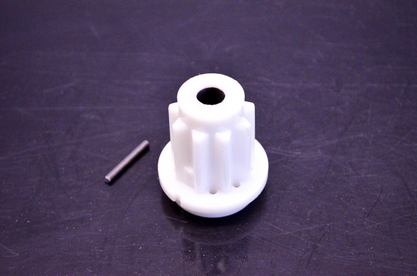 OMC 391598 Clutch Hub & Drive Pin NOS