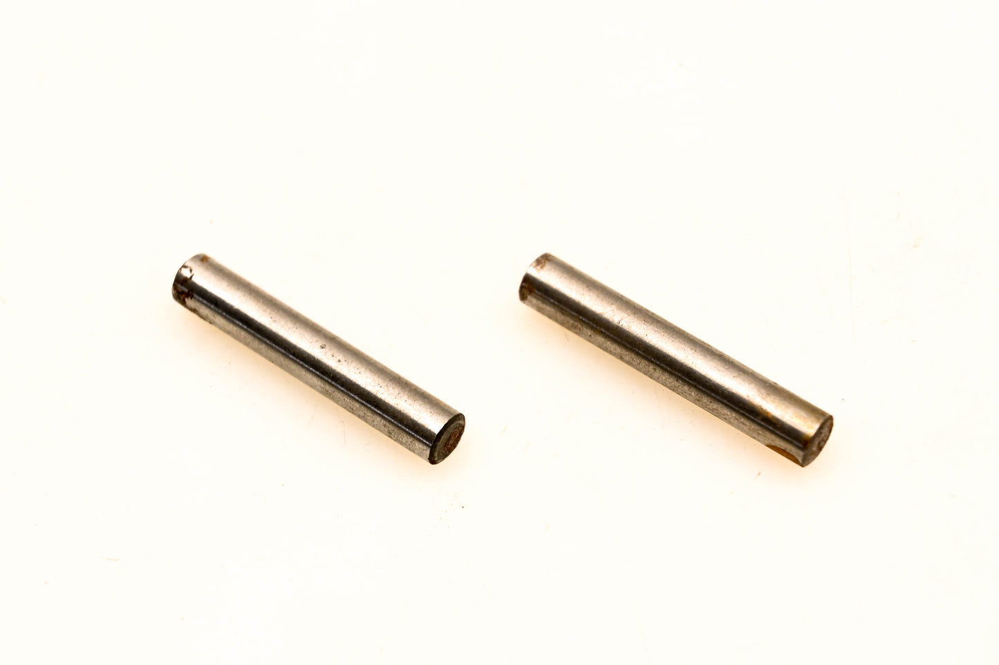 OMC 304575 Drive Pins Qty 2 NOS