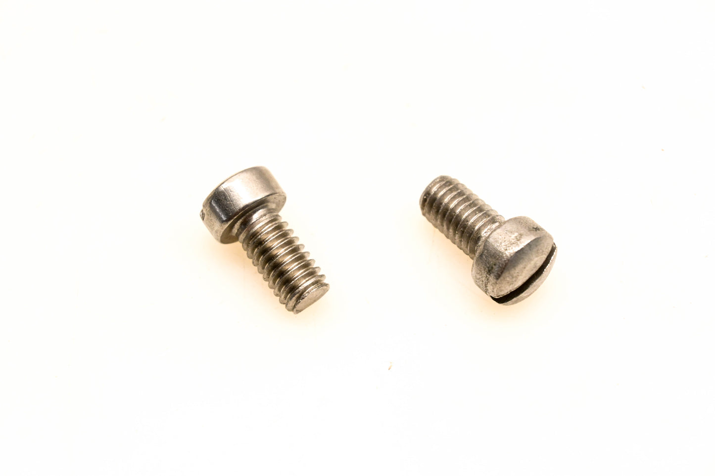 OMC 303883 Screws Qty 2 NOS