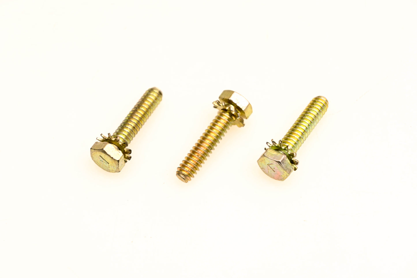 OMC 323547 Screws Qty 3 NOS