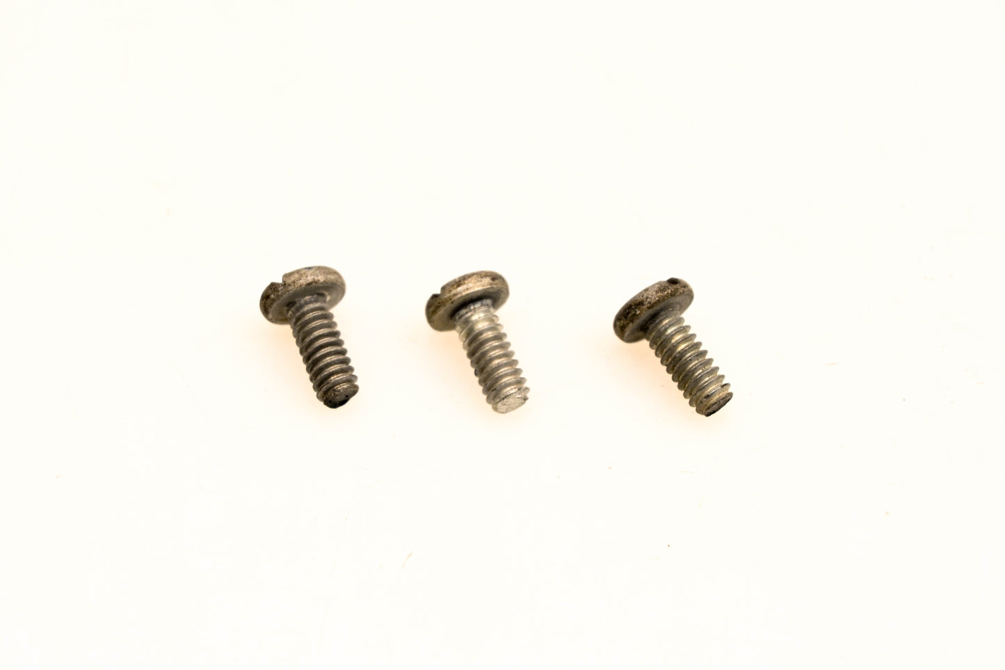 OMC 510338 Screws Qty 3 NOS