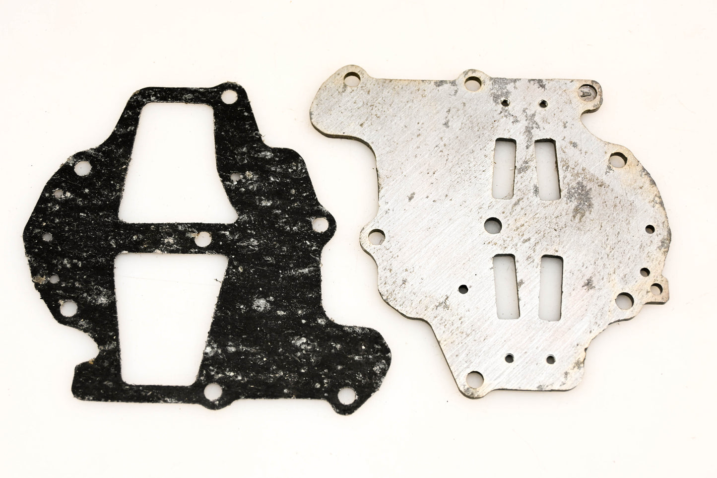 OMC 385084 Leaf Plate NOS