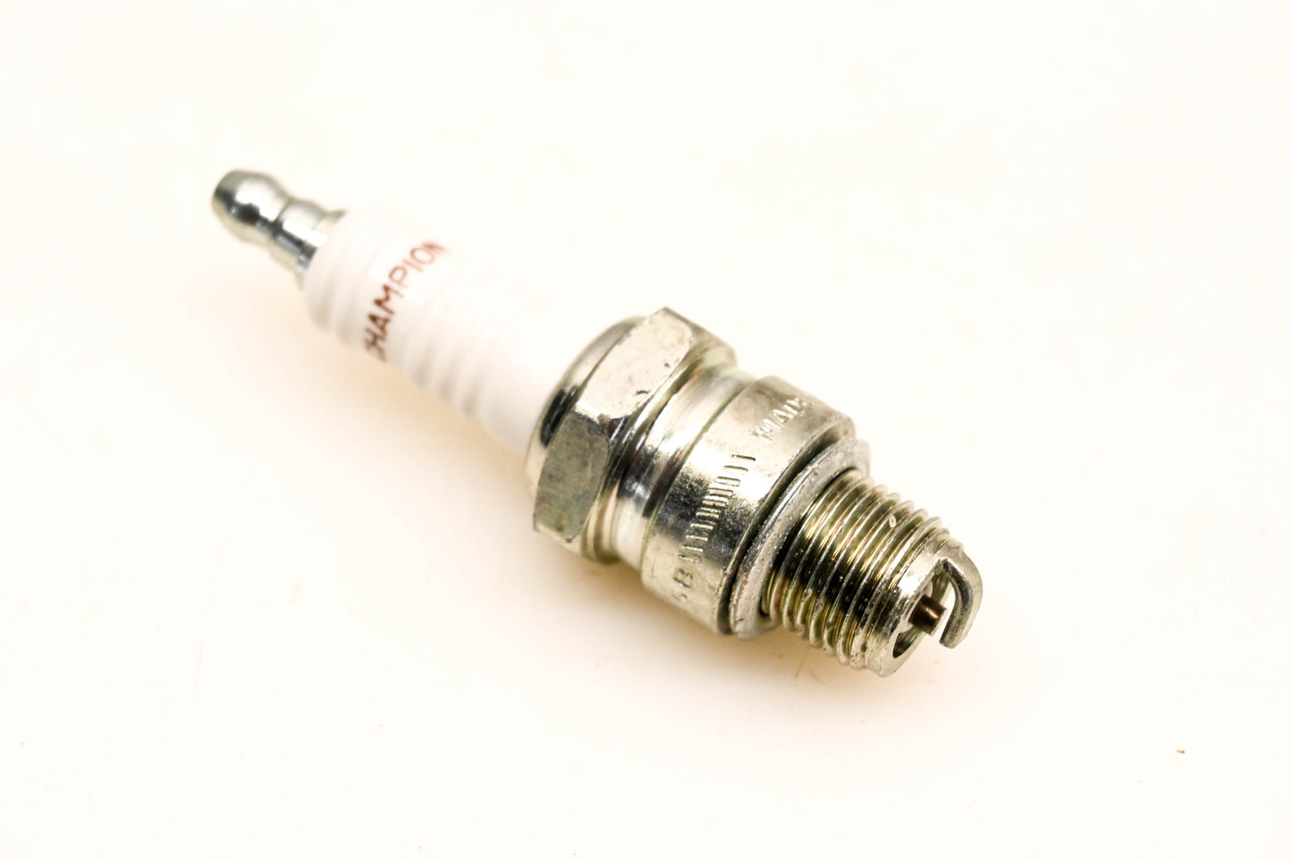Champion QL82C, 931M Spark Plug NOS